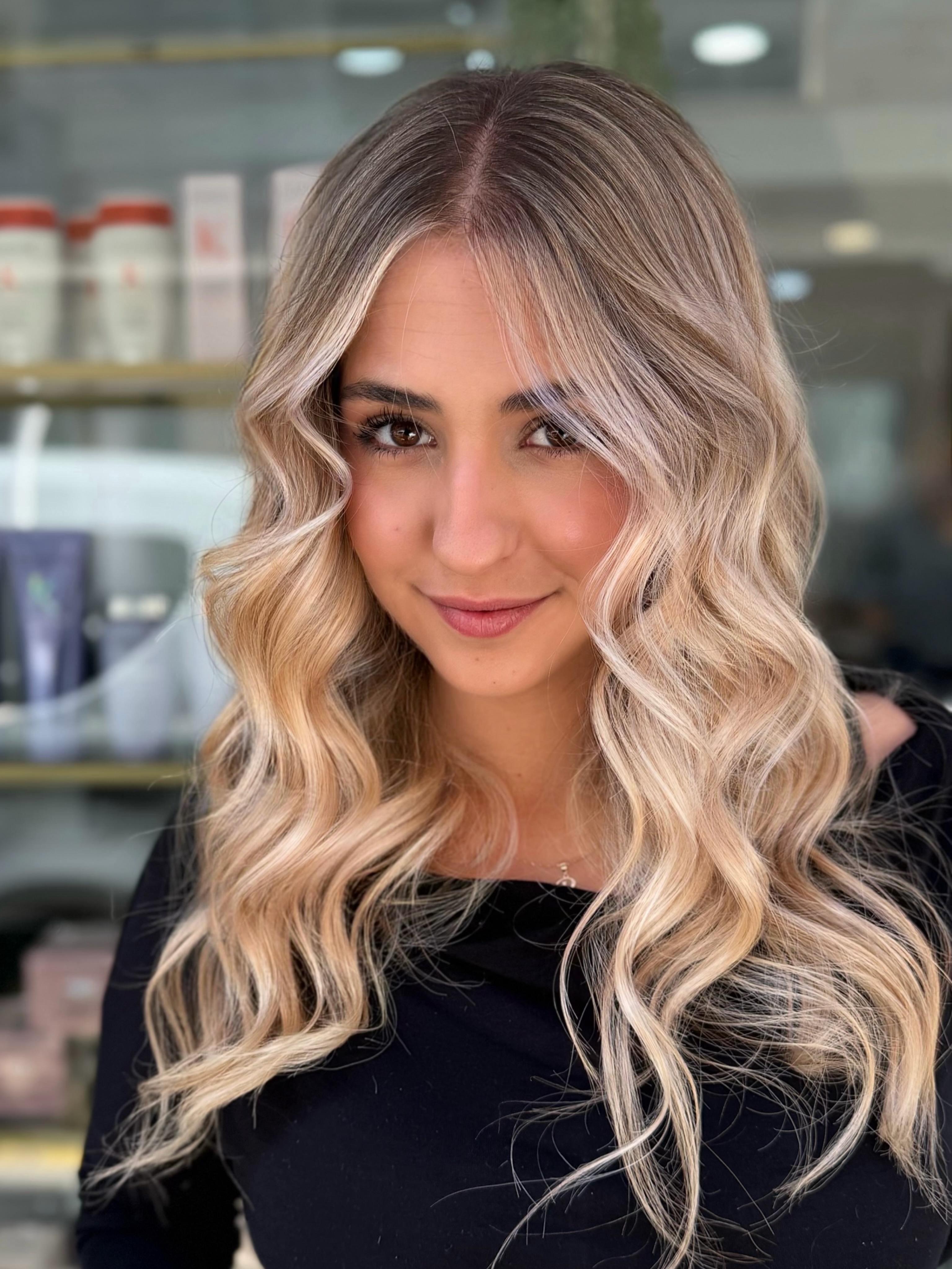 Rubio luminoso con ondas realizado en Crazy Style